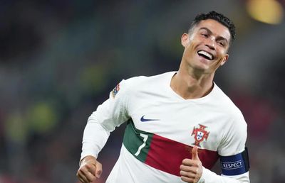 Cầu thủ lớn tuổi nhất World Cup 2026: Ronaldo 41 tuổi vẫn trẻ hơn 1 người