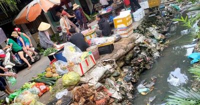 Mương hở gây ô nhiễm khu dân cư