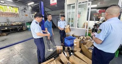 Lực lượng chức năng liên tục phát hiện phụ tùng ô tô giả mạo nhãn hiệu