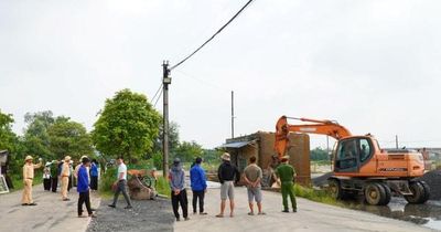 Xã Trung Giã cưỡng chế các công trình vi phạm đất đai