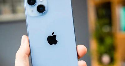 Giá iPhone mới rẻ nhất Việt Nam chỉ từ 11,5 triệu đồng, xịn chẳng kém iPhone 17