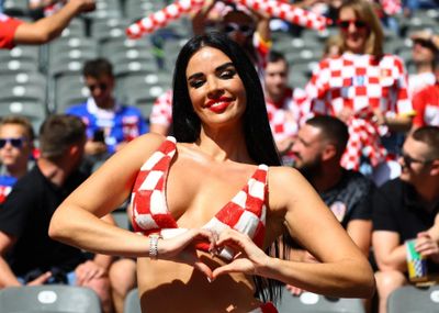 Mỹ nhân World Cup khiến mạng xã hội dậy sóng