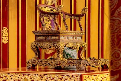 Hoàn thành phục chế ngai vàng triều Nguyễn sau một năm sự cố phá hoại