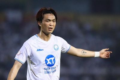 Vì sao Nam Định rơi từ hạng 1 xuống hạng 6 V.League?