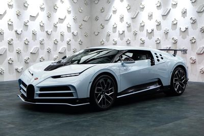 Siêu xe Bugatti Centodieci được rao bán hơn 16,3 triệu USD