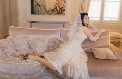 Hề Mộng Dao diện váy cưới của nhà mốt Việt trong hôn lễ triệu đô
