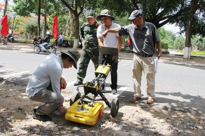 Lần đầu ứng dụng radar xuyên đất tìm mộ tập thể liệt sĩ tại Quảng Ngãi