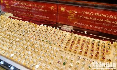 Giá vàng ngày 4/6: Vàng trong nước giảm thêm nửa triệu đồng/lượng