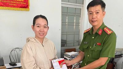 Đồng Tháp: Nhặt được vàng trên đường, thanh niên nhờ tìm trả lại chủ