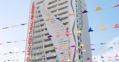 Thành lập Trường trung học phổ thông Kiến trúc, trực thuộc Trường đại học Kiến trúc Hà Nội