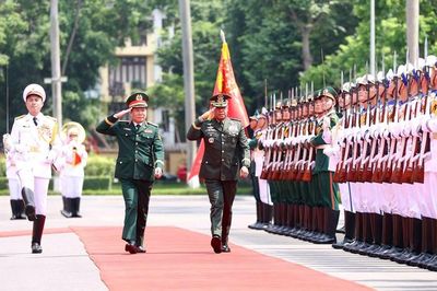 Việt Nam - Philippines tăng cường hợp tác quốc phòng