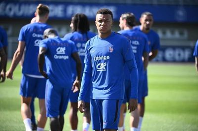Pháp lại lục đục trước thềm World Cup