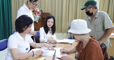 Cơ quan giải thể trước tuổi hưu, được hưởng chế độ gì?