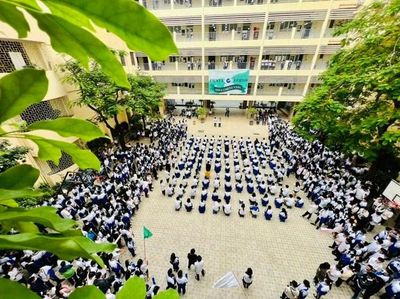 Sáng nay 4/6, thí sinh tranh suất lớp 10 Trường THPT Chuyên ĐHSP Hà Nội