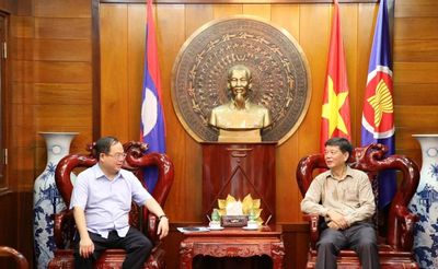 Bí thư Tỉnh ủy Quảng Ninh chào xã giao Tổng Lãnh sự Việt Nam tại Lào