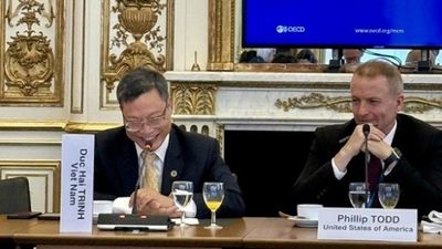 Đại sứ Việt Nam tại Pháp Trịnh Đức Hải tham dự các cuộc đối thoại khu vực bên lề Hội nghị Hội đồng Bộ trưởng OECD năm 2026