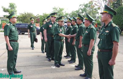 Kiểm tra toàn diện kết quả thực hiện nhiệm vụ công tác biên phòng 6 tháng đầu năm 2026 tại Đồn Biên phòng Thông Binh