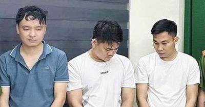 Phát hiện 3 đối tượng bán hơn 1000 chiếc điện thoại giả