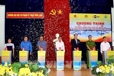 Vĩnh Long phát động 'Bình dân học vụ số': Đi từng ngõ, gõ từng nhà