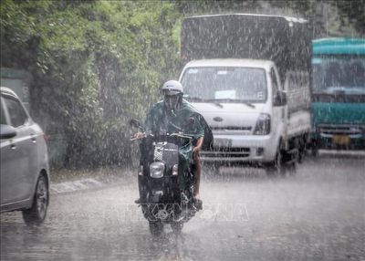 Cảnh báo mưa dông ở Hà Nội, cục bộ mưa lớn ở nhiều khu vực