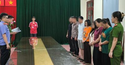 Khởi tố 7 nhân viên Khu di tích danh thắng Tam Thanh 'quay vòng vé'