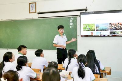 Người thầy 'viết phần mềm' ở vùng khó