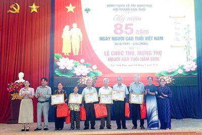 Xã Tây Ninh Hòa tổ chức kỷ niệm 85 năm Ngày truyền thống Người cao tuổi Việt Nam