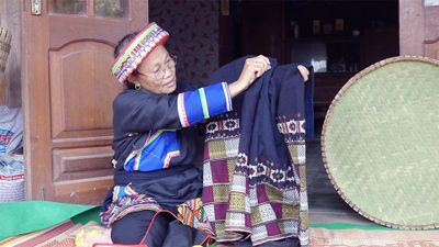Bản Dao giữ nghề truyền thống
