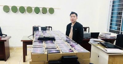 Triệt phá đường dây tiêu thụ hàng nghìn điện thoại Samsung giả trên toàn quốc