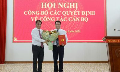 Công bố quyết định của Ban Thường vụ Tỉnh ủy về công tác cán bộ tại phường Tân Giang