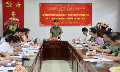 Ban Chỉ đạo các kỳ thi cấp tỉnh kiểm tra công tác chuẩn bị Kỳ thi tốt nghiệp THPT năm 2026 tại Trường THPT Thành phố