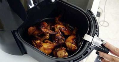 Những lỗi phổ biến khi dùng nồi chiên không dầu khiến món ăn không ngon như ngoài hàng
