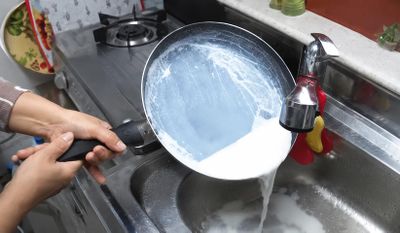 Đừng vội vứt chảo chống dính: Đây là 3 mẹo tân trang chảo 'cực mượt', tiết kiệm hàng trăm nghìn đồng