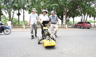 Dùng radar 'siêu âm' đất tìm kiếm khu vực nghi có mộ tập thể liệt sỹ