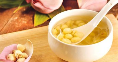 Đánh bay nắng nóng với các món chè hạt sen thanh mát, ngọt dịu tại nhà