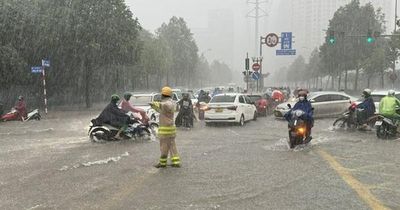 Thông tin mới nhất về áp thấp nhiệt đới trên Biển Đông và cảnh báo mưa dông miền Bắc chiều tối nay