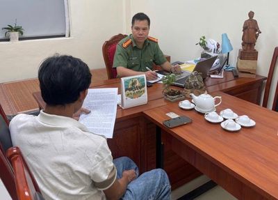 Công an làm việc với người đăng video 'trước khi khởi động xe máy sử dụng xăng E10 phải lắc xe'