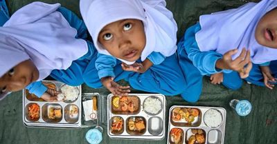 Tham vọng về suất ăn miễn phí cho 80 triệu người Indonesia biến thành thảm họa