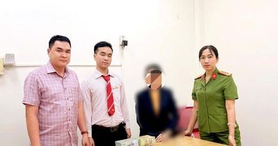 Quen 'tướng Mỹ' qua mạng xã hội, người phụ nữ suýt mất hơn 1,3 tỷ đồng