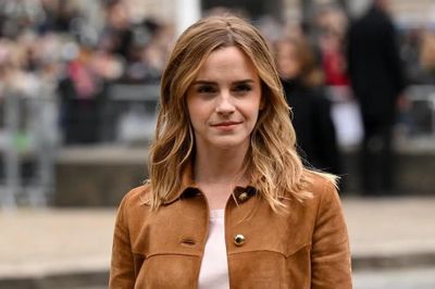 Emma Watson gây tranh cãi với phát ngôn 'Đau thấu xương' khi đến Hollywood tìm tình bạn
