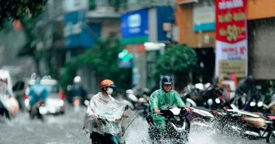 Mưa giông giải nhiệt nhưng Bắc bộ vẫn nắng nóng đến hết tuần