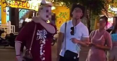 Đà Nẵng: Hội An xác minh clip du khách mặc áo dài phản cảm