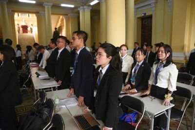 Đề xuất người không có bằng cử nhân luật vẫn có thể làm luật sư