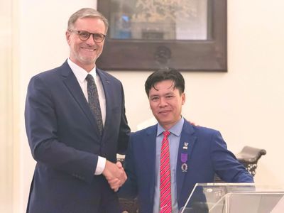 GS-TS Đỗ Văn Đại được trao Huân chương Cành cọ Hàn lâm của Nhà nước Pháp