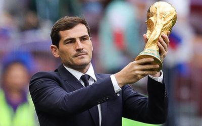 Casillas gia nhập phe đối lập của Perez tại Real Madrid