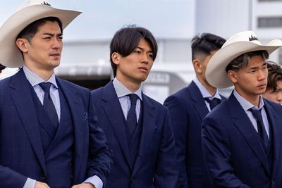 Trai đẹp tuyển Nhật Bản gây chú ý khi đặt chân đến World Cup