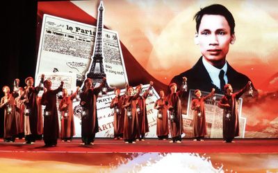 Chương trình nghệ thuật 'Hồ Chí Minh - Nguồn sáng dẫn đường': Khơi dậy niềm tự hào qua từng giai điệu tri ân