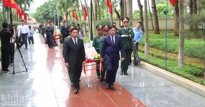 [Ảnh] Xúc động tình cảm quân và dân Đắk Lắk đón 27 hài cốt liệt sĩ hy sinh ở chiến trường Campuchia về với đất mẹ