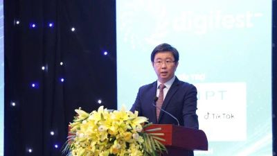 Phát triển nền tảng số và dịch vụ số, chuyển hoạt động lên môi trường số