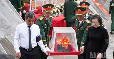 Phó Thủ tướng Phạm Thị Thanh Trà dự lễ truy điệu, an táng hài cốt liệt sĩ quân tình nguyện Việt Nam tại Quảng Ngãi